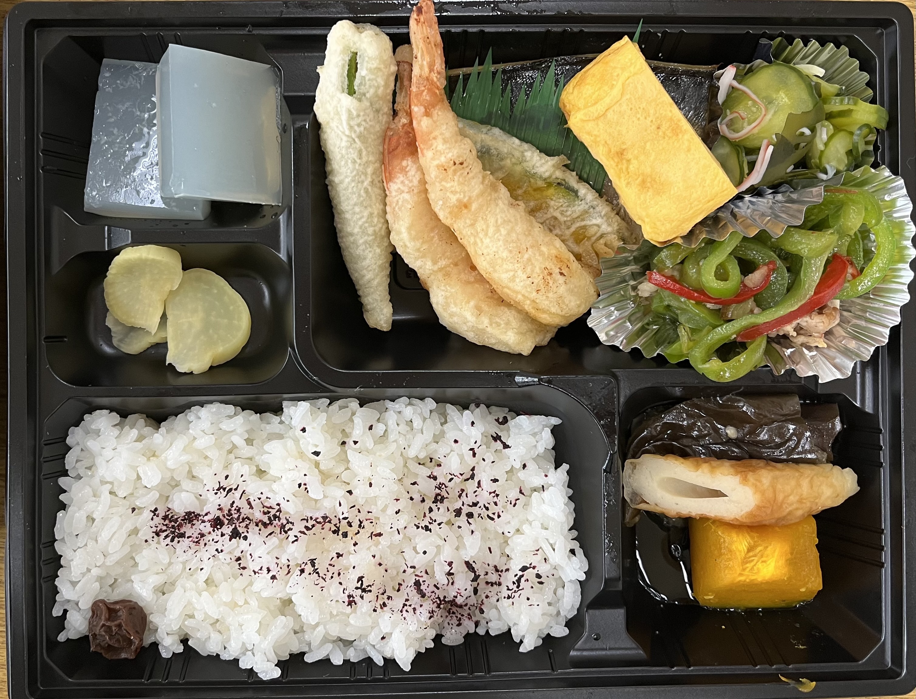 お弁当の写真